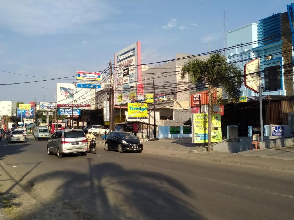 Hotel Syariah Tremigo Guesthouse Cirebon Exterior foto