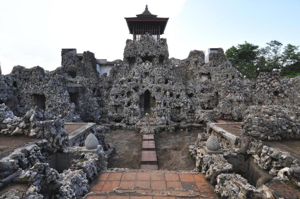 Hotel Syariah Tremigo Guesthouse Cirebon Exterior foto